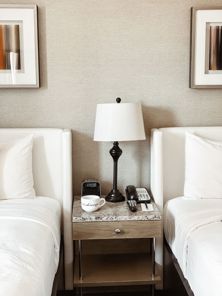 Room, 2 Double Beds - Photo 8