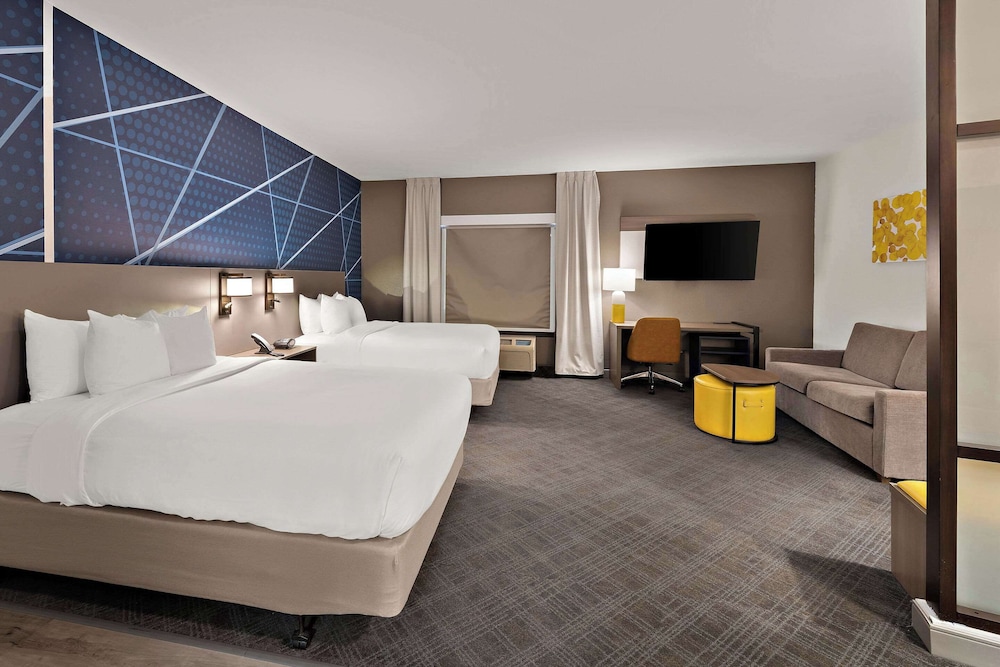 Suite, Multiple Beds, Accessible, Non Smoking at Comfort Suites Columbus East Broad in Columbus