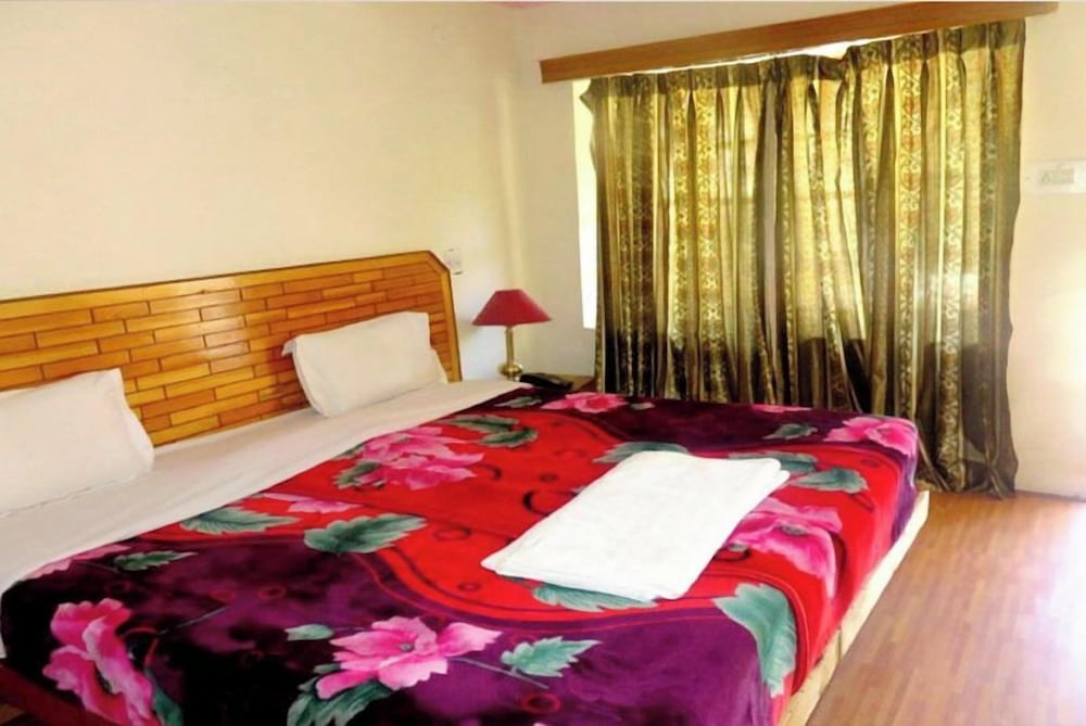 Semi Deluxe Room