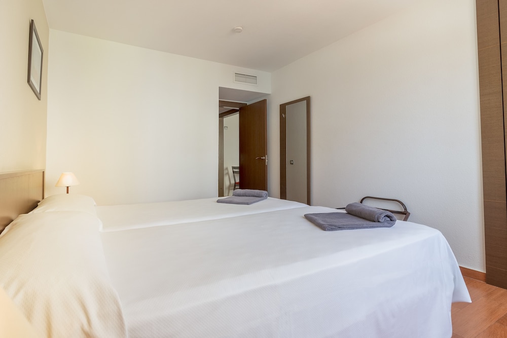 Premium Room (2 adults and 1 child)