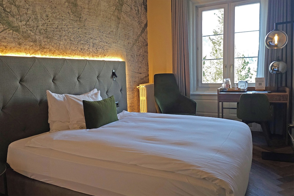 Deluxe Single Room