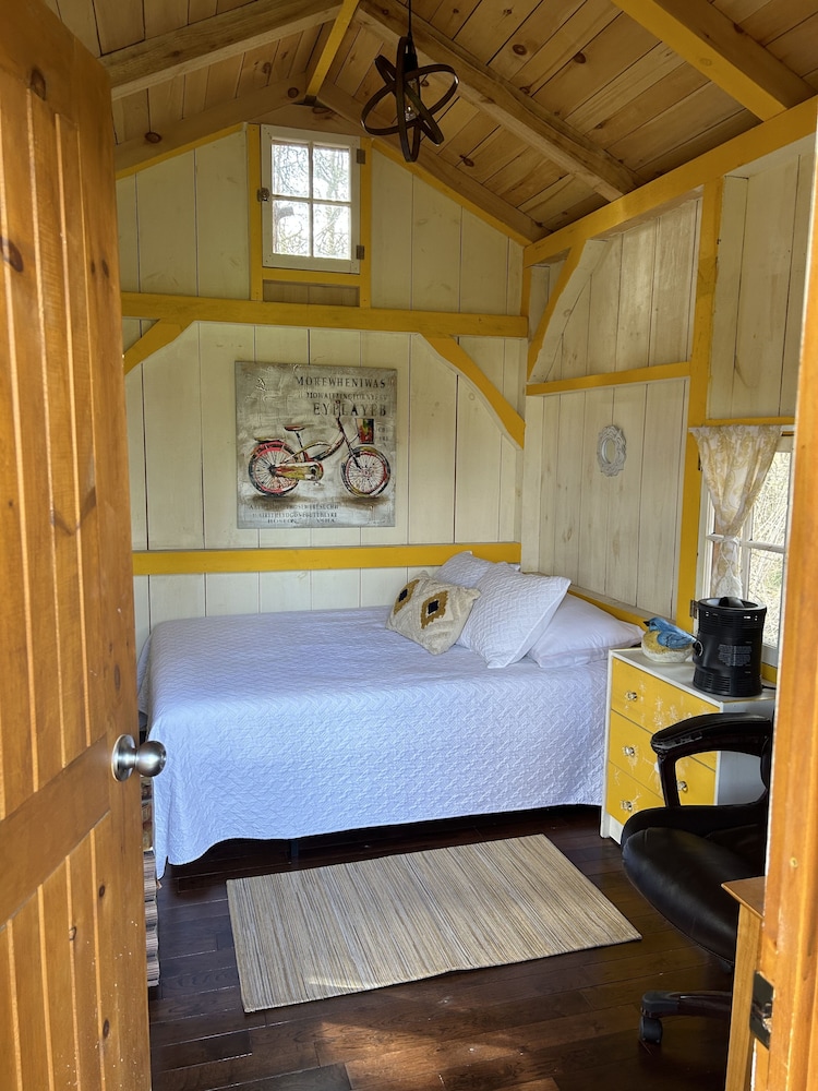 Romantic Cabin, 1 Double Bed, Garden View photo 1