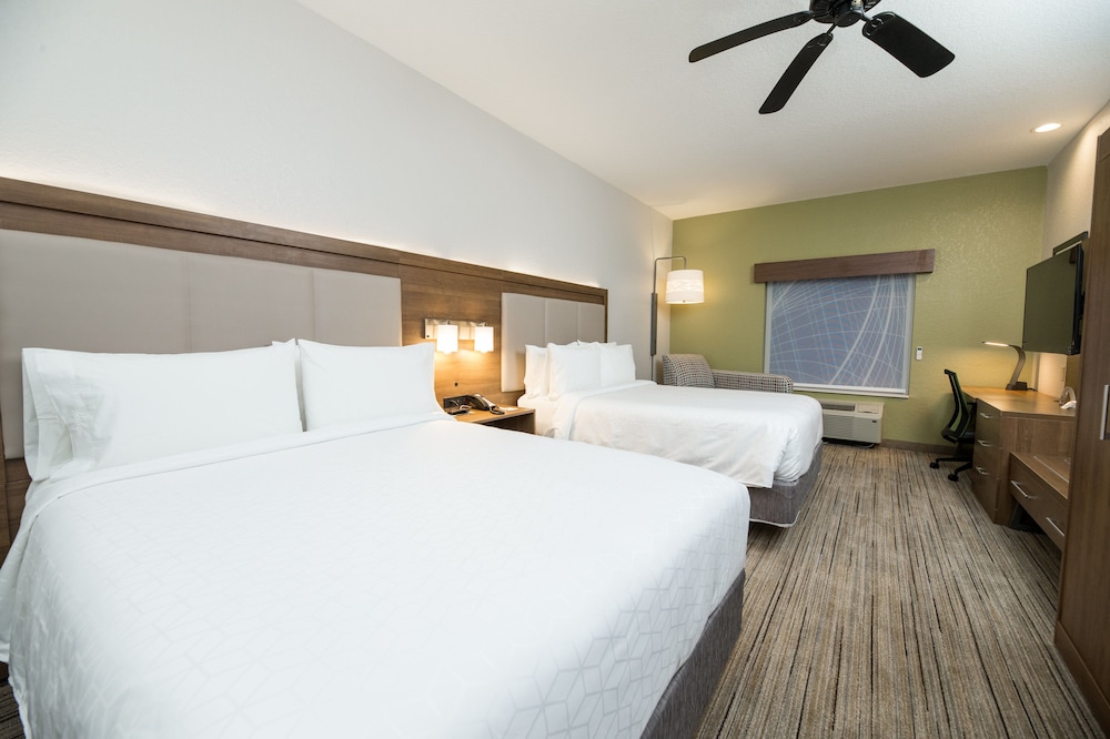 Suite, Multiple Beds - Photo 2