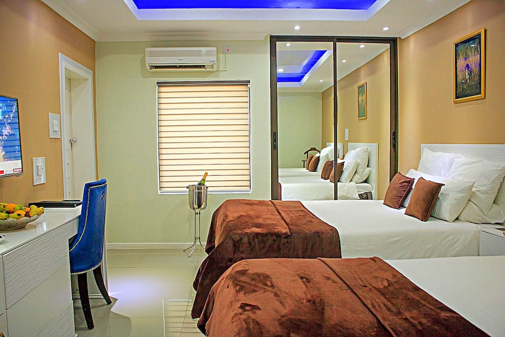 Executive Twin Room, Garden View photo 3