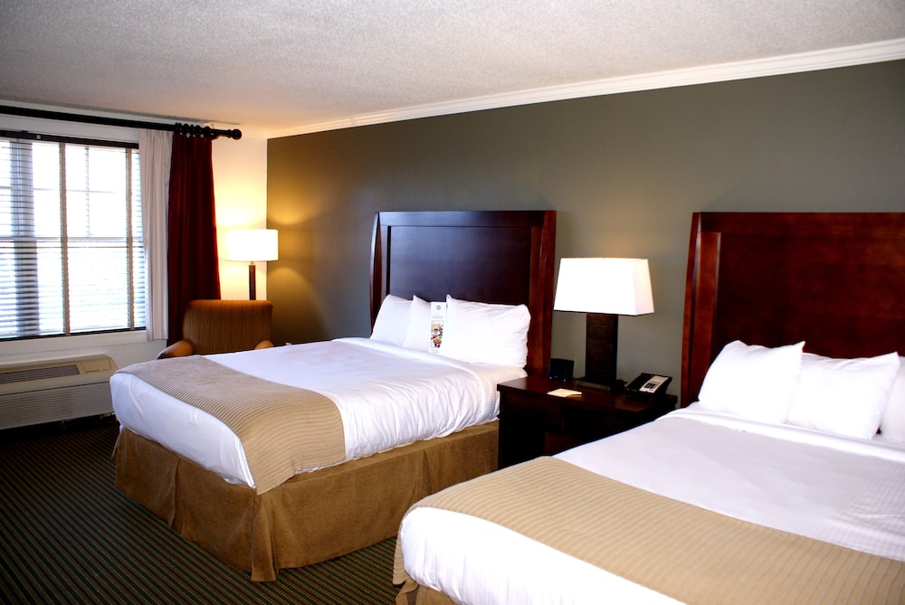 Room, 2 Queen Beds, Fireplace