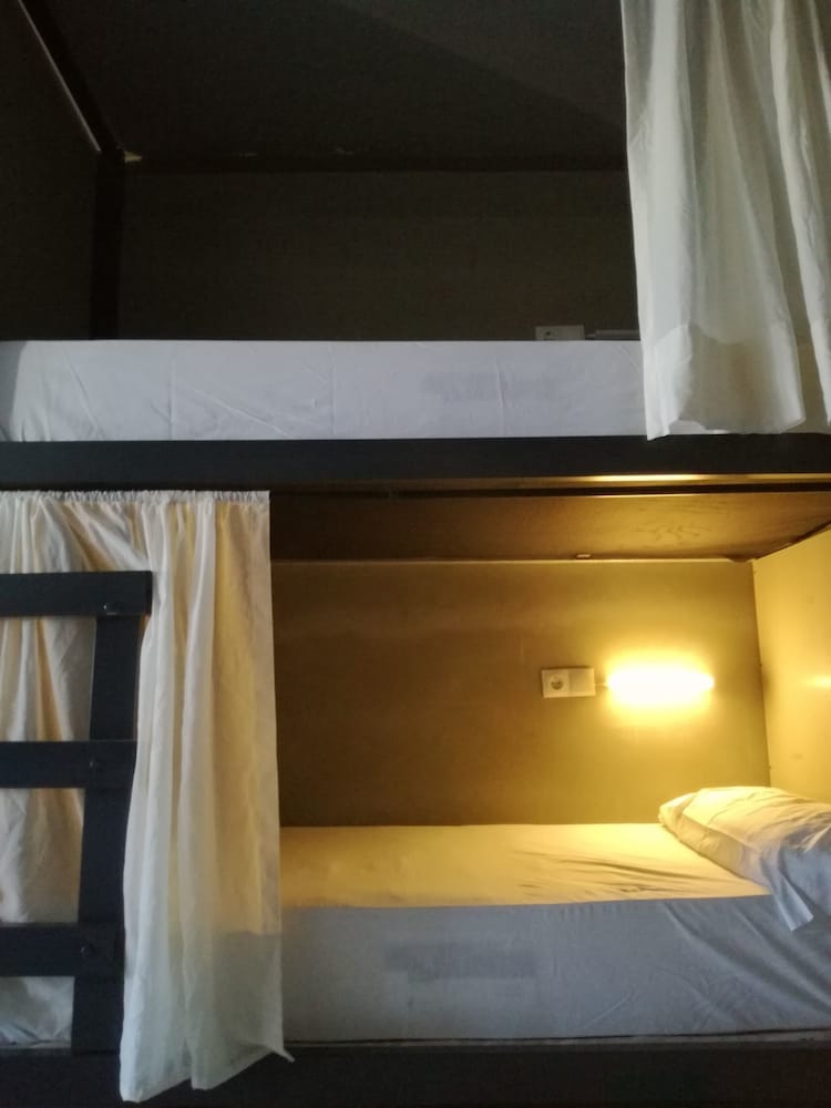 Basic Shared Dormitory, Women Only, Shared Bathroom, Harbor View