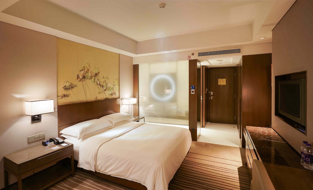 Room - Photo 2