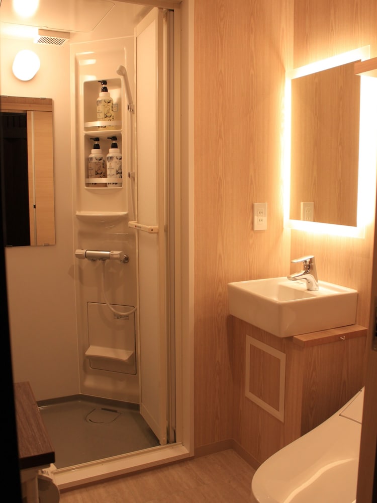 Deluxe Male Dormitory Room with 1 Bed - Non-Smoking photo 3