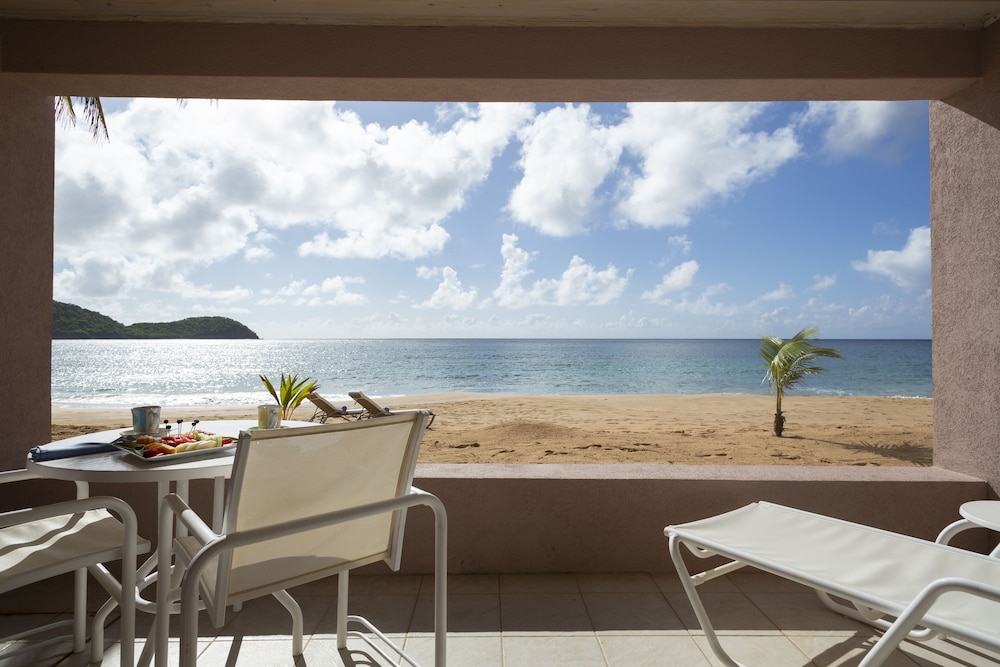 Deluxe Room, Terrace, Beachfront (Ground Floor) photo 3