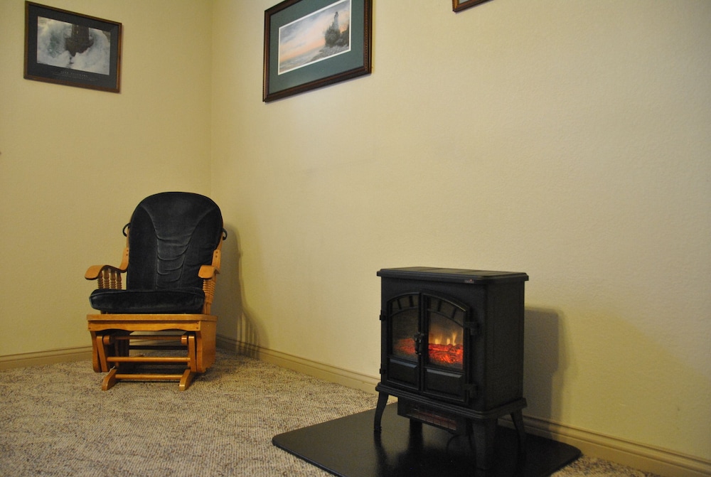 Deluxe Room, 1 King Bed, Shared Bathroom (M6 - The Lighthouse) photo 2