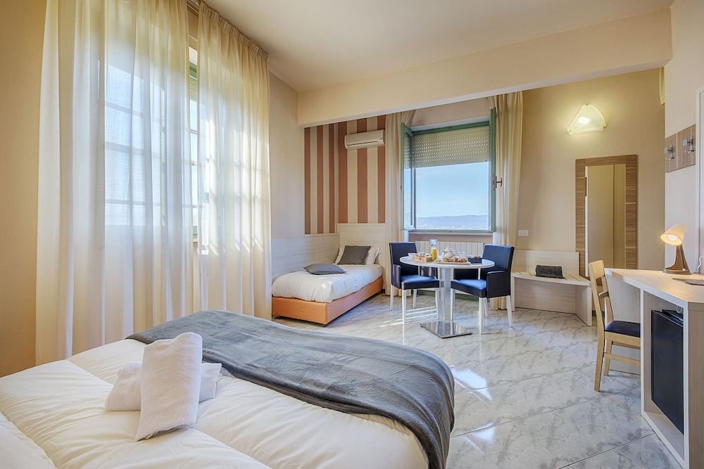 Superior Triple Room photo 3