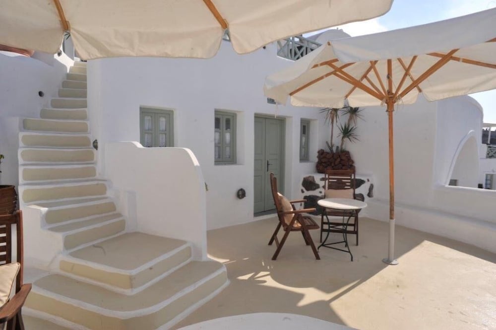 Junior Suite (Caldera View) - Photo 16