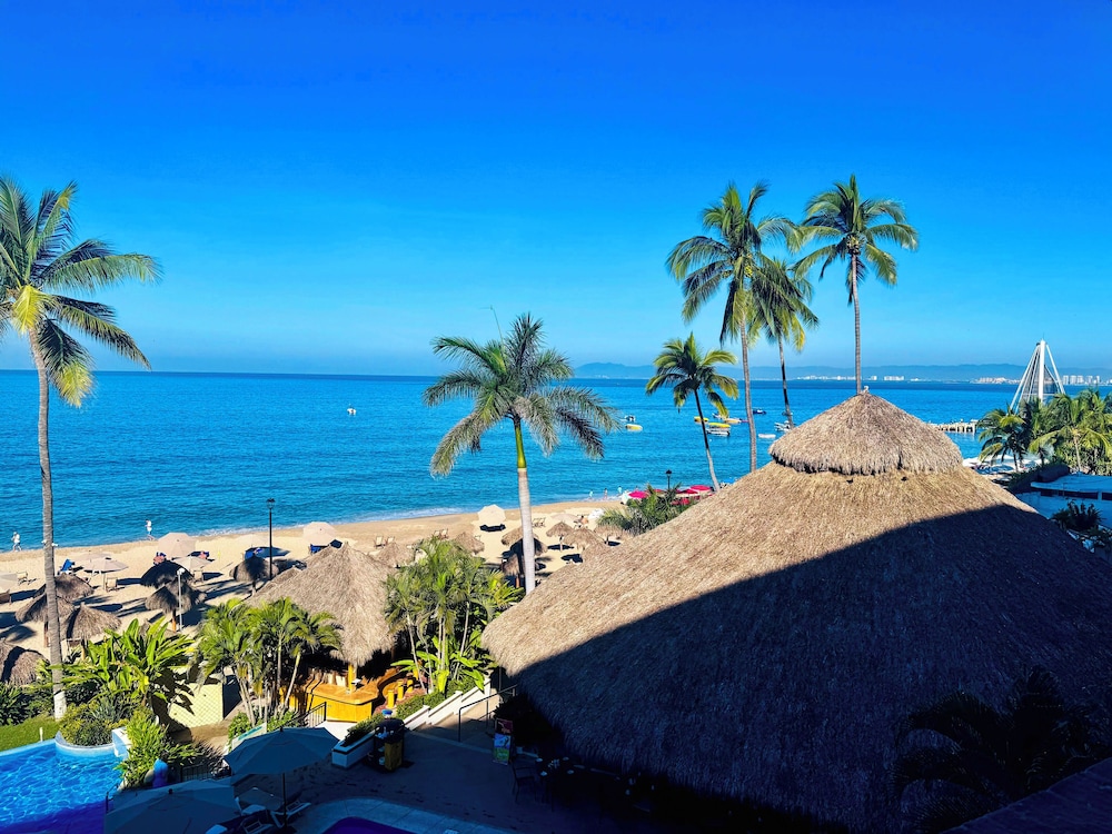 Deluxe Twin Room with Sea View - Photo 10