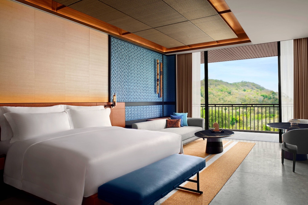 Junior Suite, 1 King Bed, Resort View - Photo 1