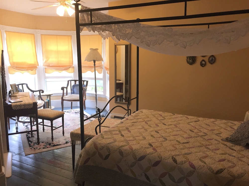Standard Room, 1 Queen Bed (Evangeline) photo 1