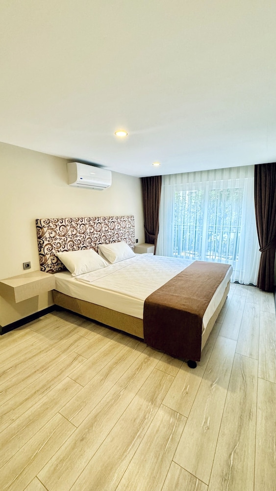 City Double Room, 1 Queen Bed, Non Smoking, City View