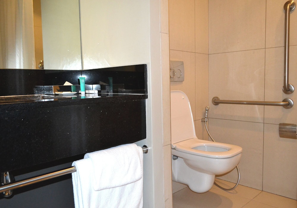 Standard Double Room - Disability Access - Photo 4