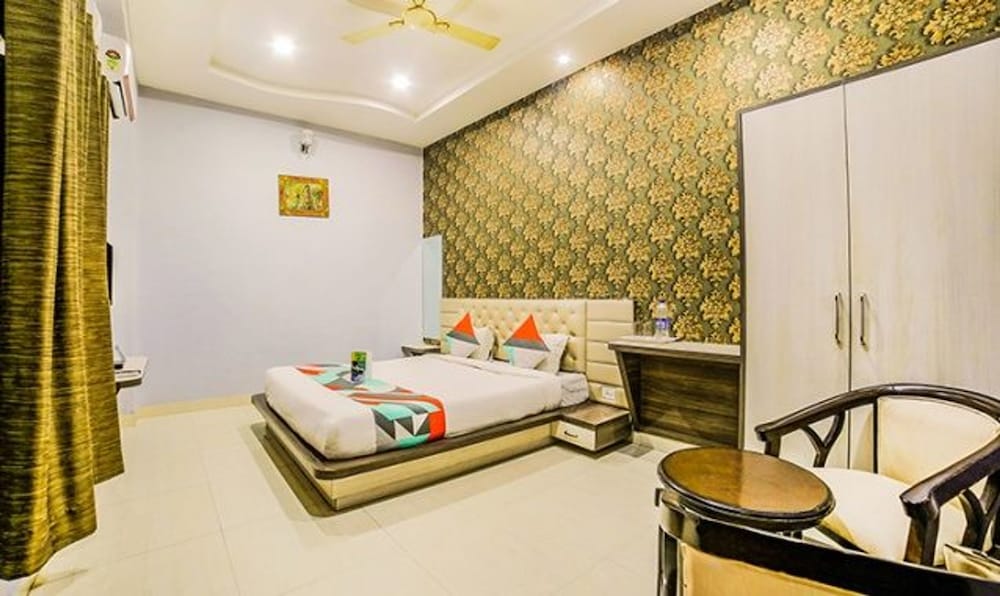 Premium Room, 1 King Bed photo 1