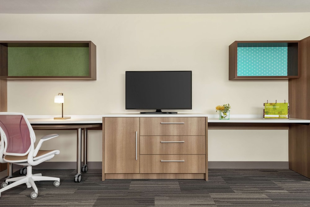 Suite, 1 King Bed, Accessible (Hearing) - Photo 3