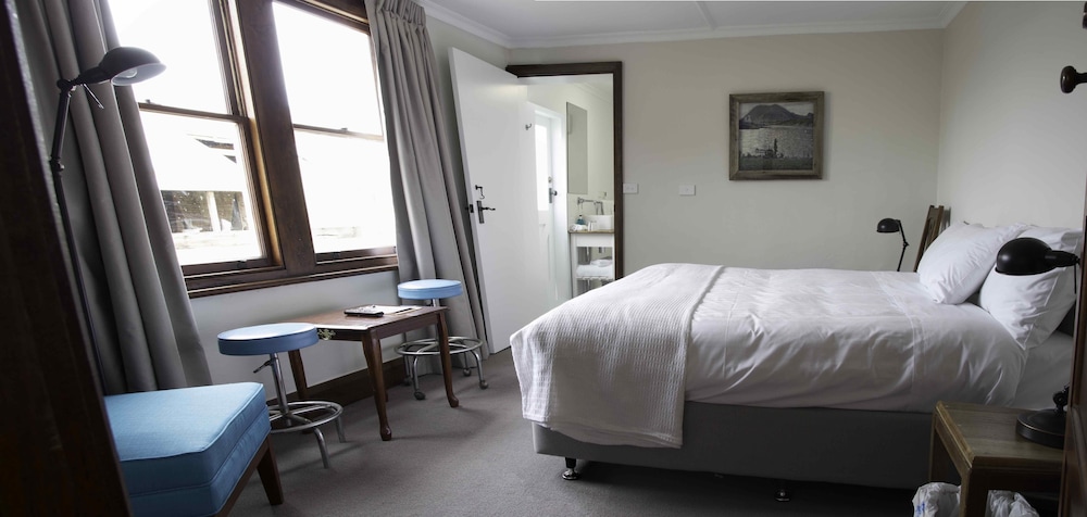 Standard King Room photo 1