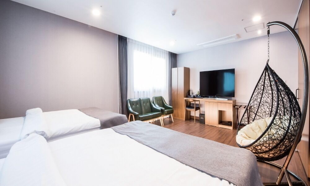 Premium Corner Suite Bed photo 3