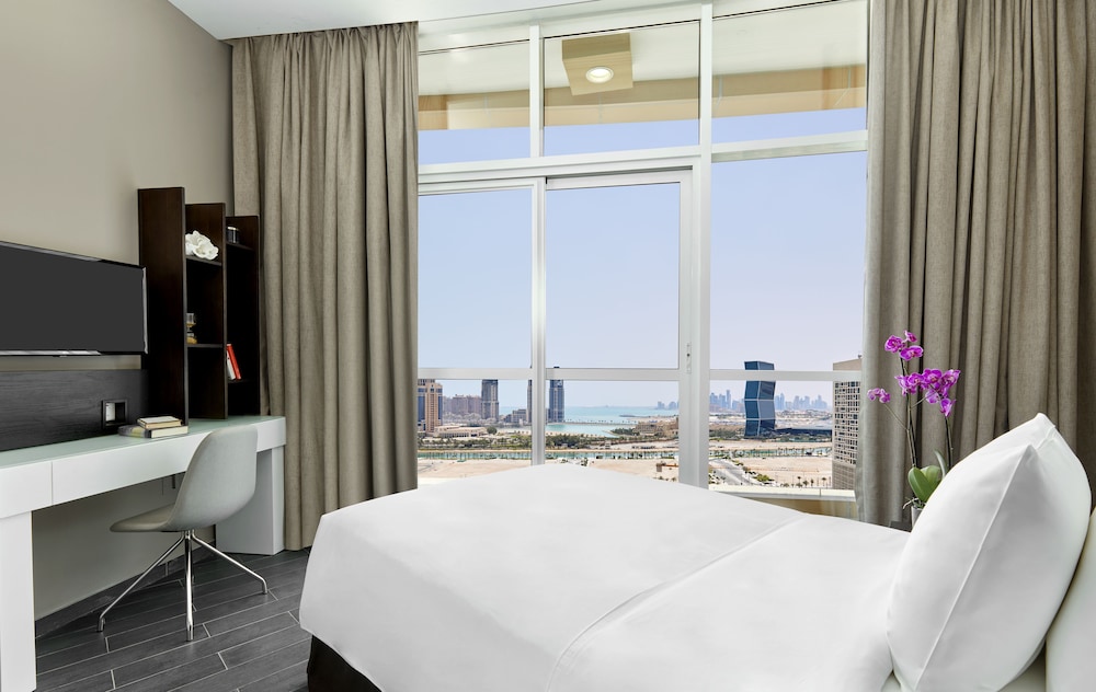 Suite, Multiple Beds, Kitchen photo 1