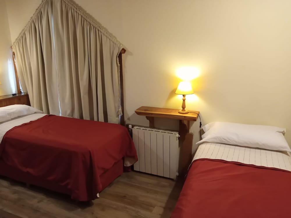 Double Room, 2 Twin Beds (No lake view)