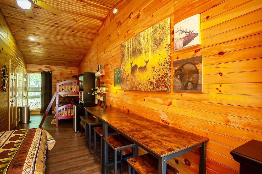 Bigfoot Lodge Room Three photo 2