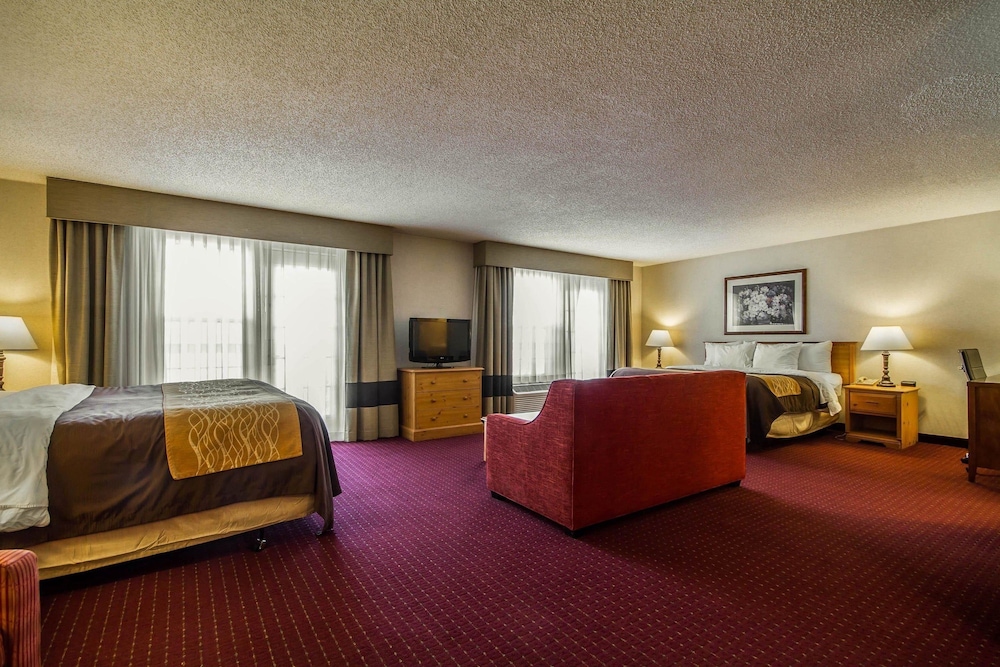 Suite, 1 King Bed, Non Smoking, Kitchen - Photo 2