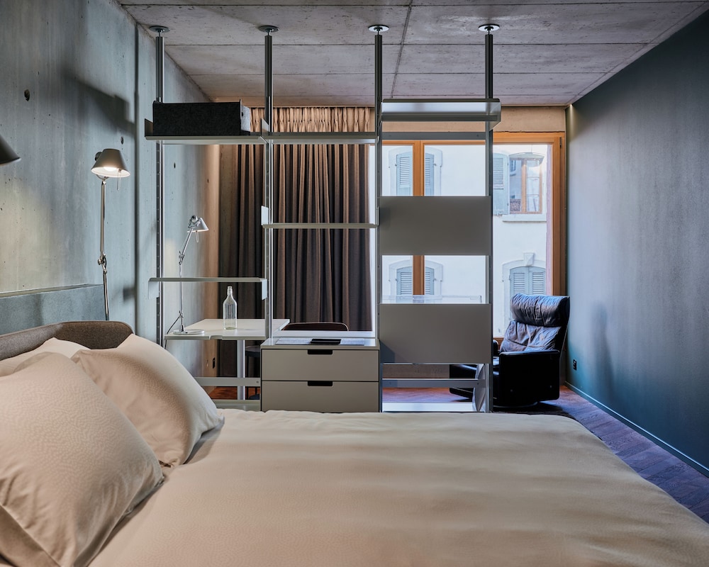 780 hL Room with Bathtub