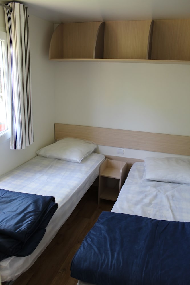 Mobile Home, 3 Bedrooms - Photo 1