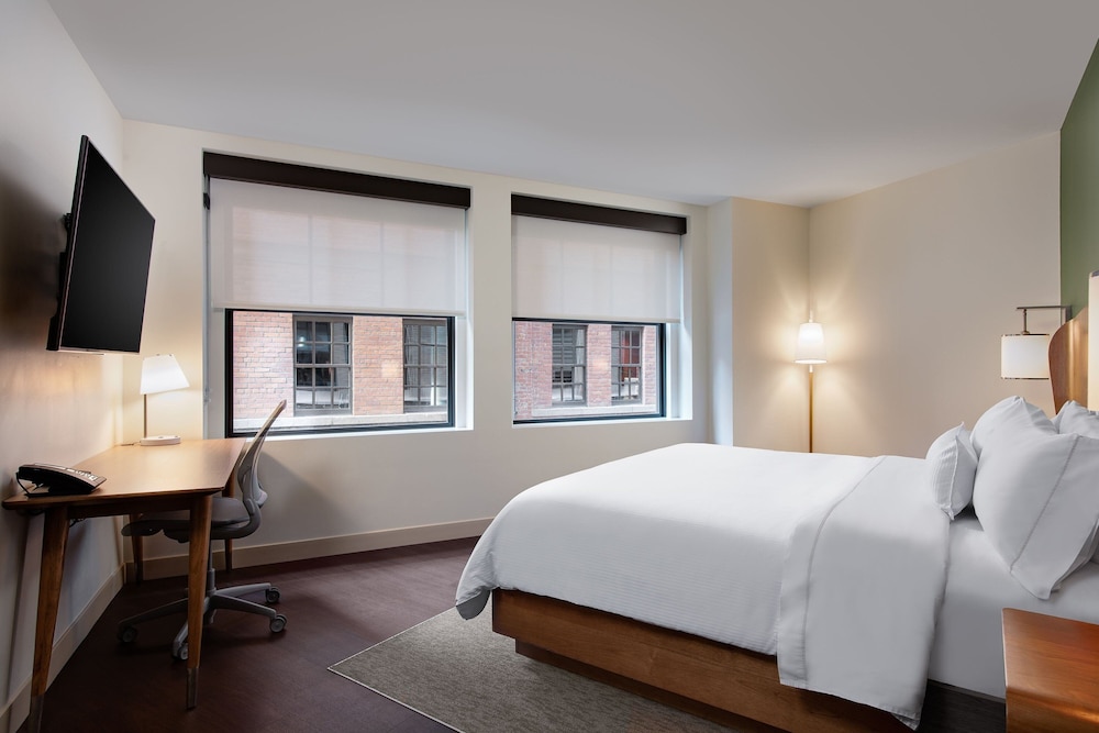 Room, 1 King Bed (Mobility Accessible, Roll-in Shower) - Photo 1