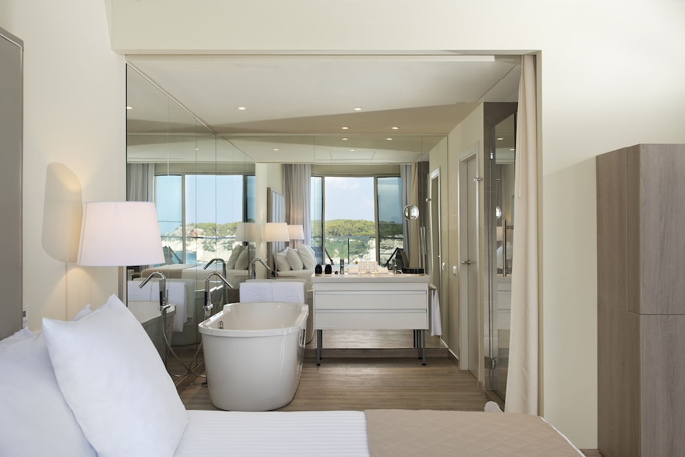 The Level Suite Cala Galdana