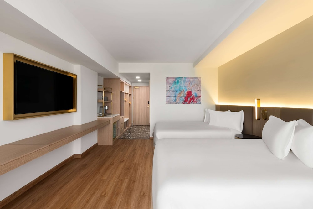 Room, 2 Double Beds, Non Smoking, Balcony - Photo 6