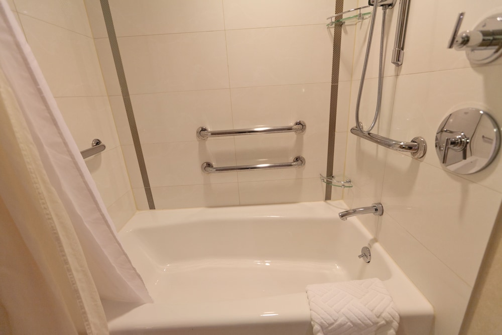Junior Suite, 1 King Bed, Accessible (Hearing) - Photo 6
