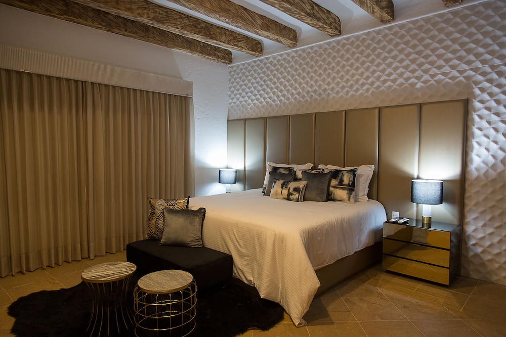 Standard Double or Twin Room - Photo 1