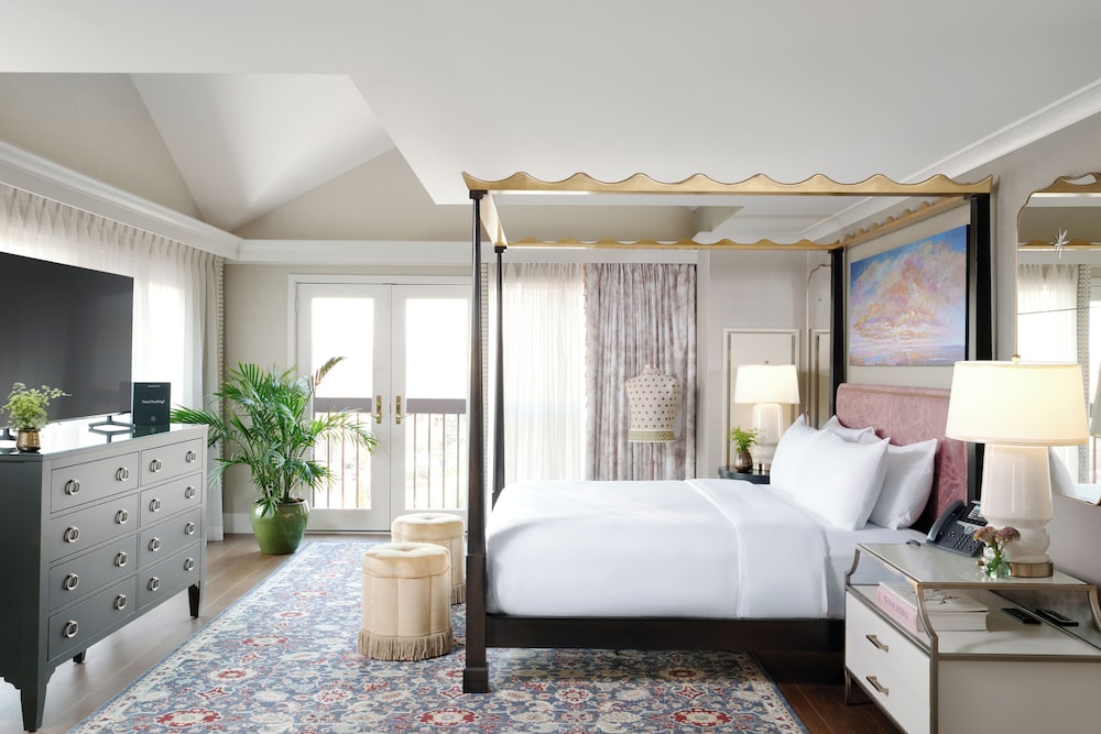 The Chateau Junior King Suite