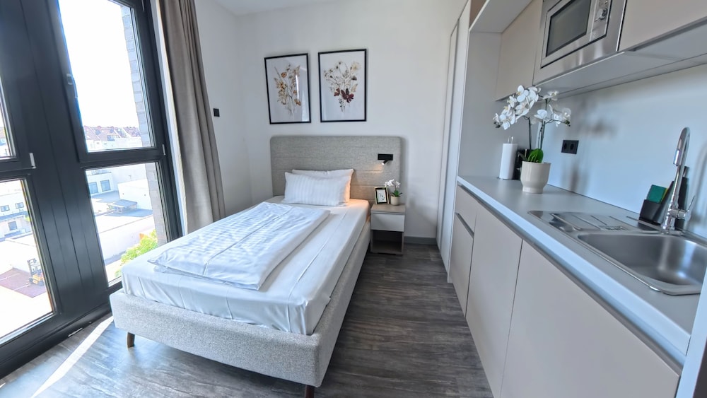 Superior Single Room, City View