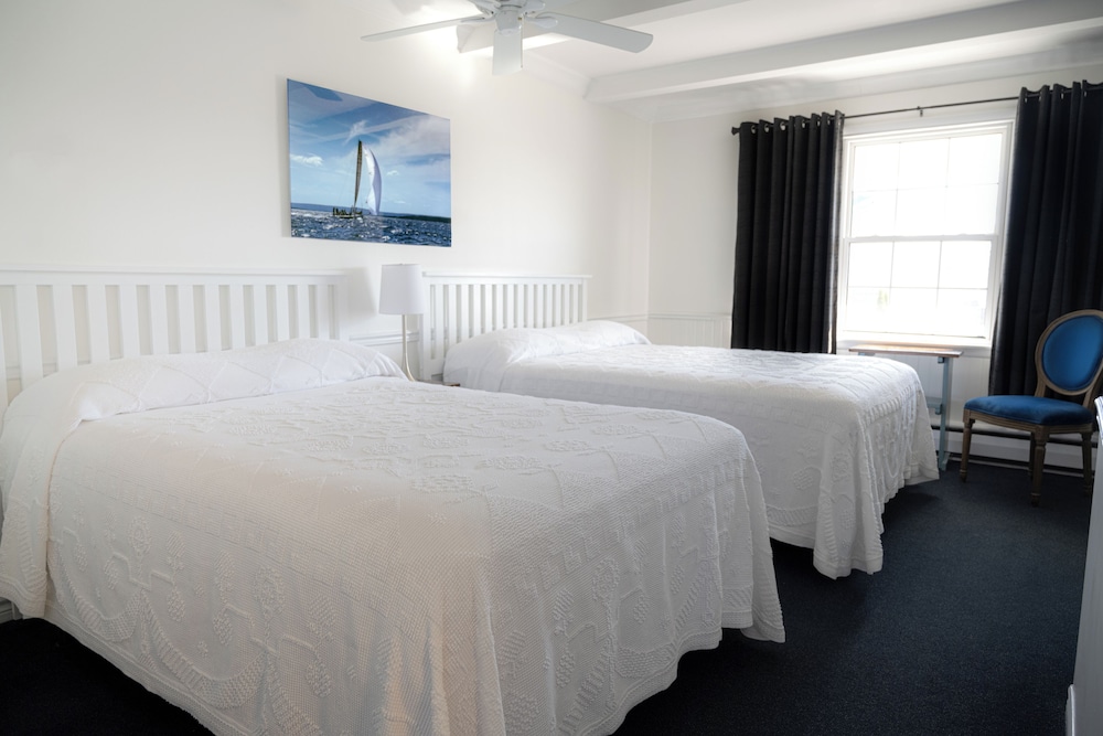 Standard Room, Multiple Beds photo 1