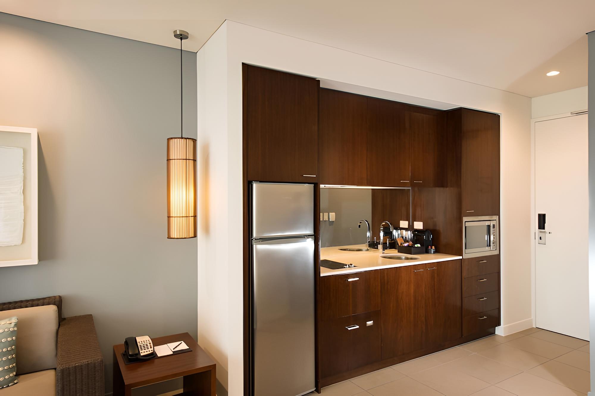 Deluxe Room, 1 Bedroom, Kitchenette, Beachfront (Laundry) - Photo 5