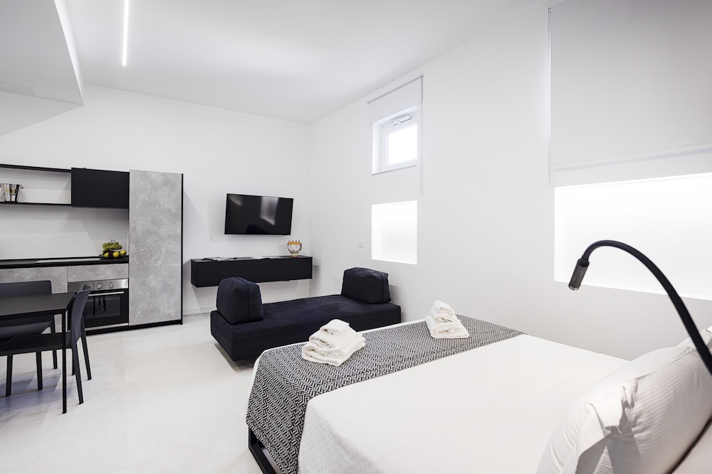 Executive Studio Suite