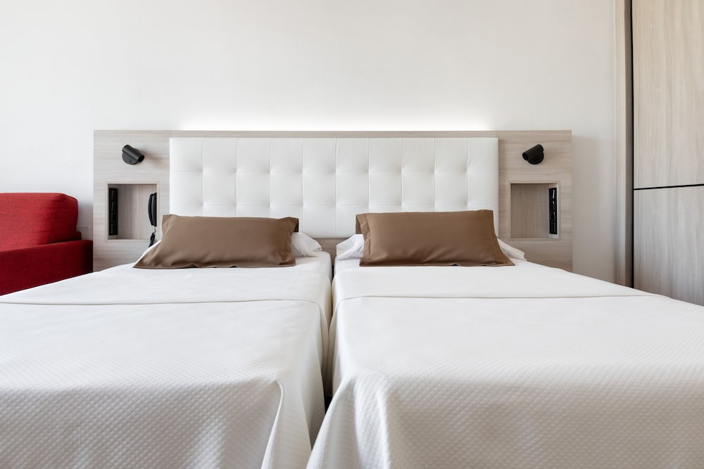 Standard Room, Balcony - Photo 3