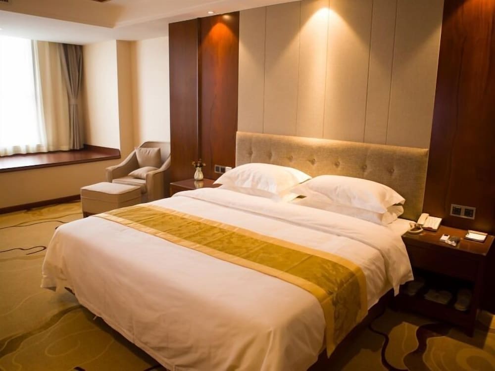 Deluxe Suite - Photo 1