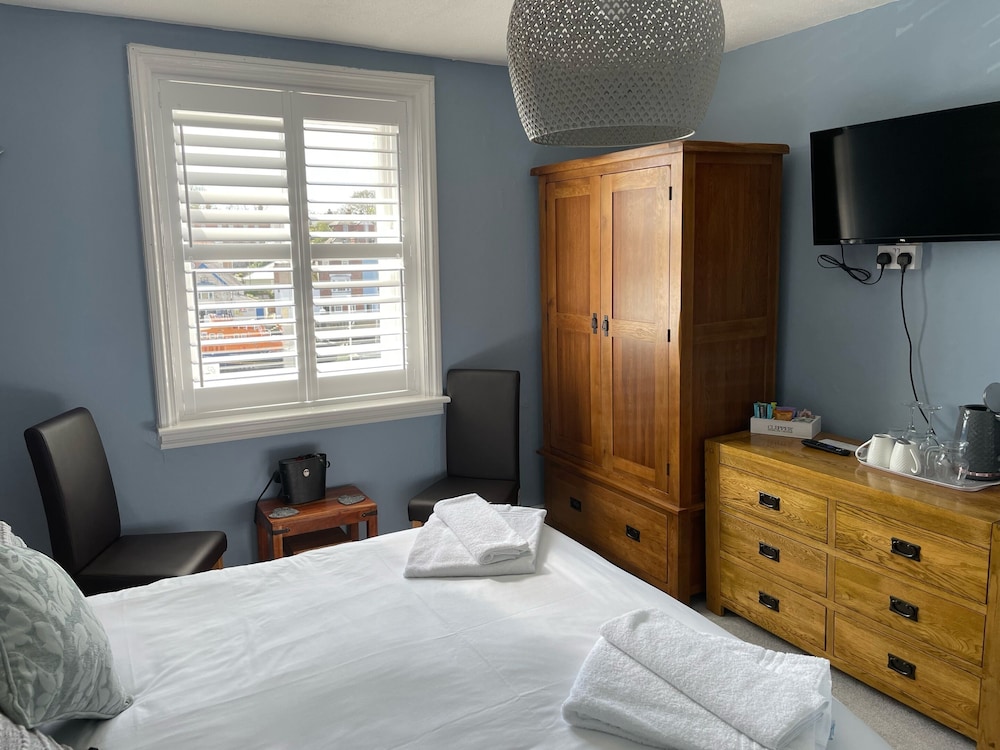 Standard Double Room, Ensuite, Harbor View (2nd flr King room) photo 2
