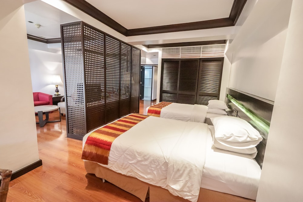 Park Tower Suite - Photo 1