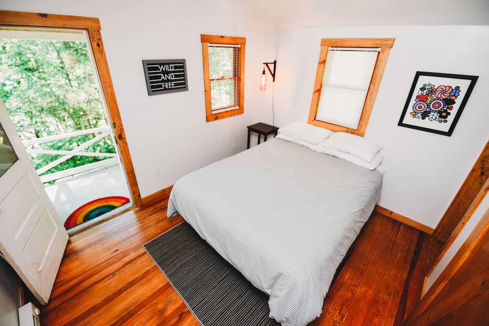 Standard Cabin photo 3