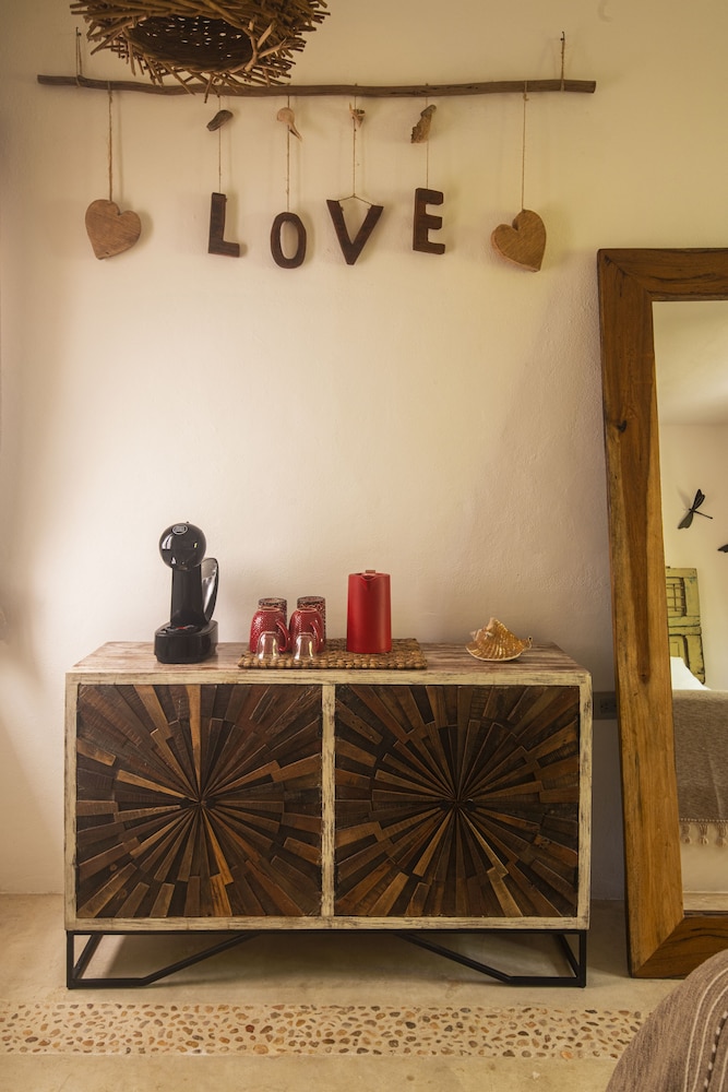 Deluxe Room - Photo 11