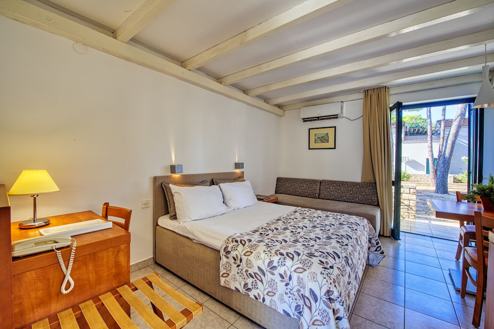 Essential Studio Apartment for 2+1 persons photo 2