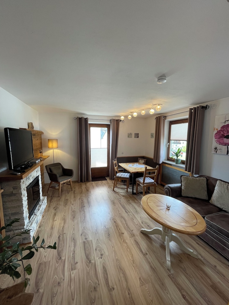 Family Quadruple Room, Balcony, Mountain View photo 1
