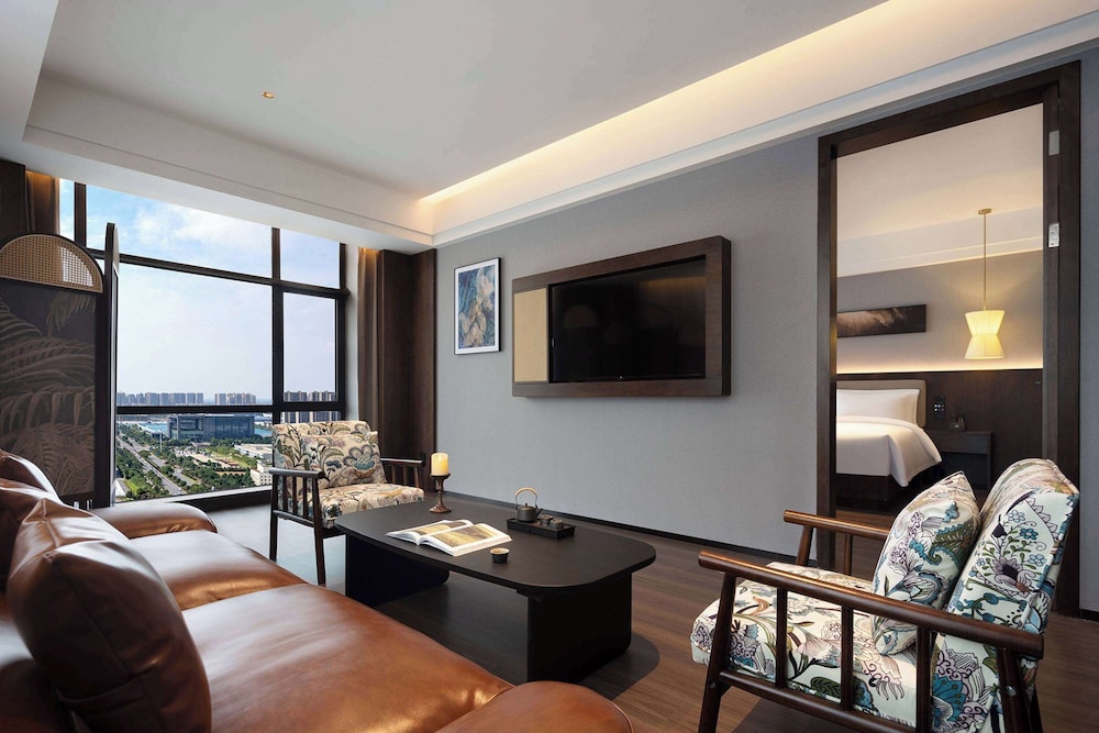 Luxury Suite, 1 King Bed, Non Smoking photo 1